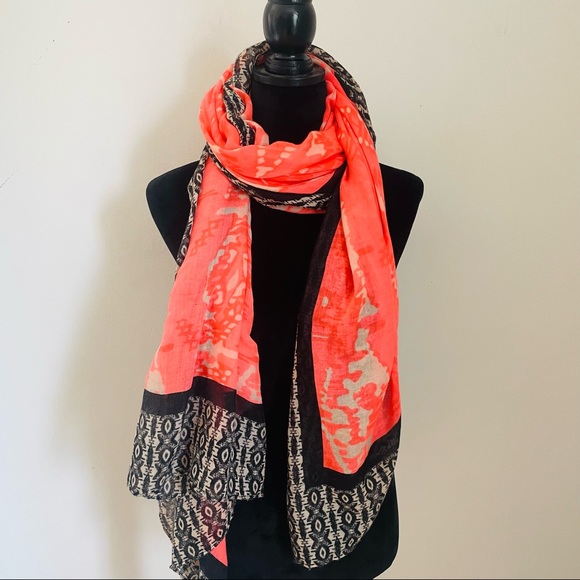 *DONATED* Bright Pink & Black Lightweight Scarf - Picture 1 of 6